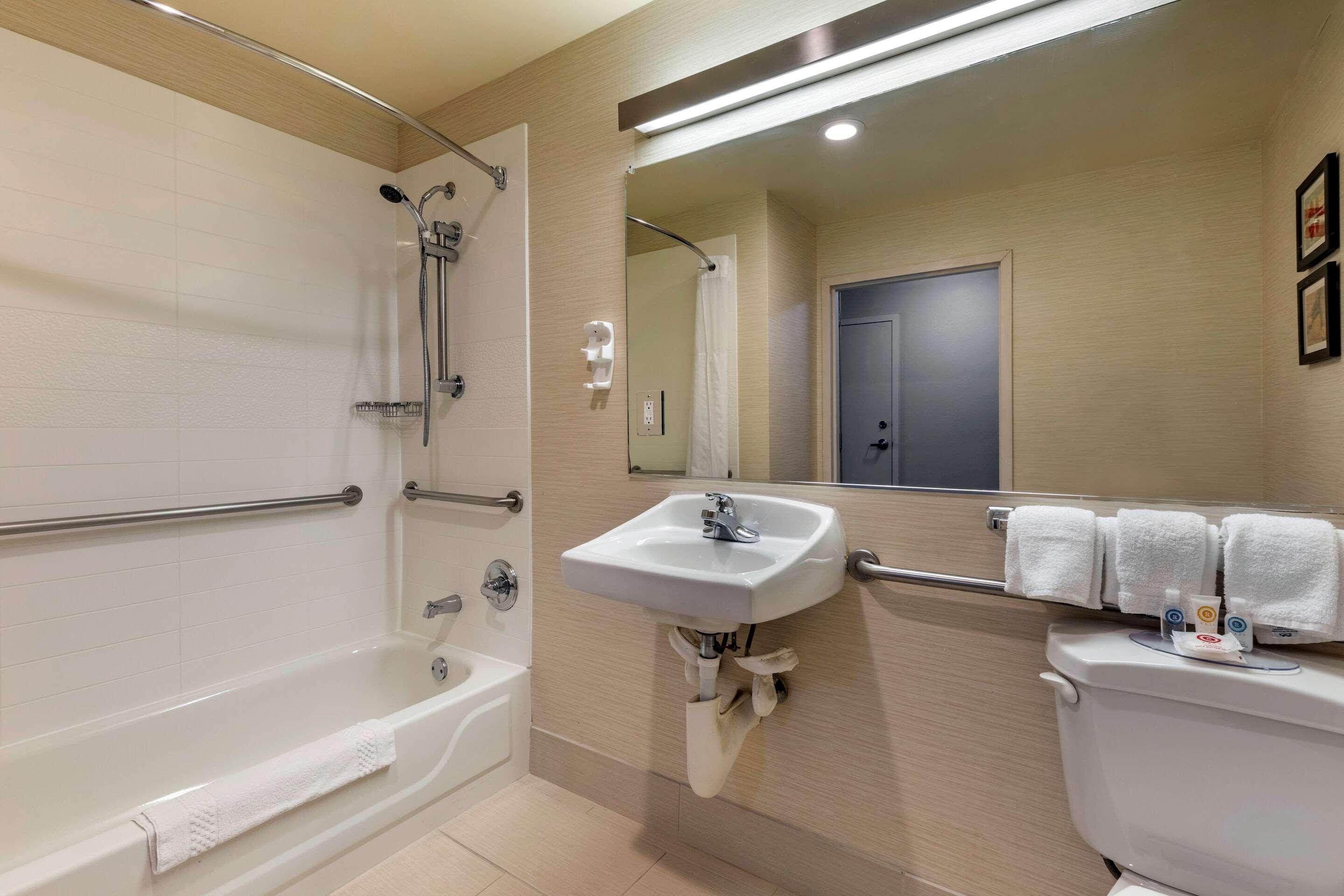 Hotel Comfort & North Dallas-addison Addison